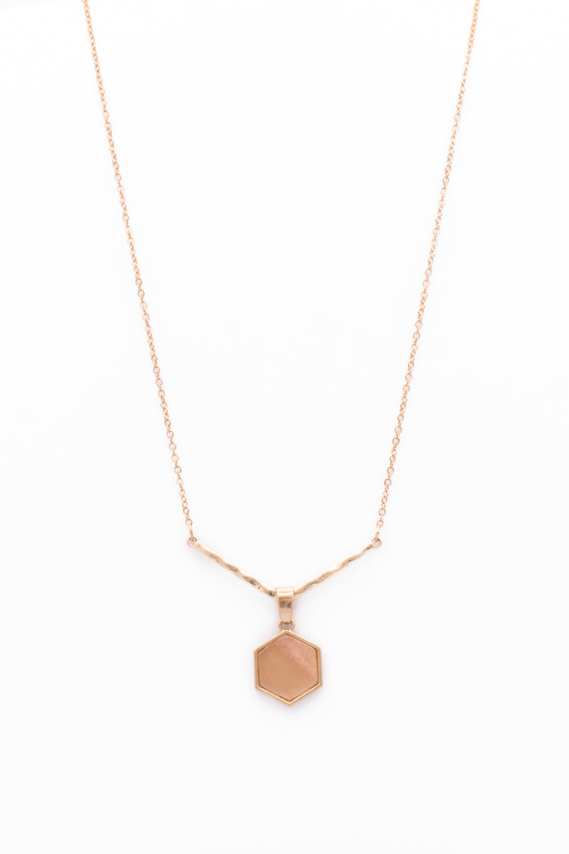 chain necklace with ''v'' hammered finish metal & natural stone pendant 1580-MXP-G