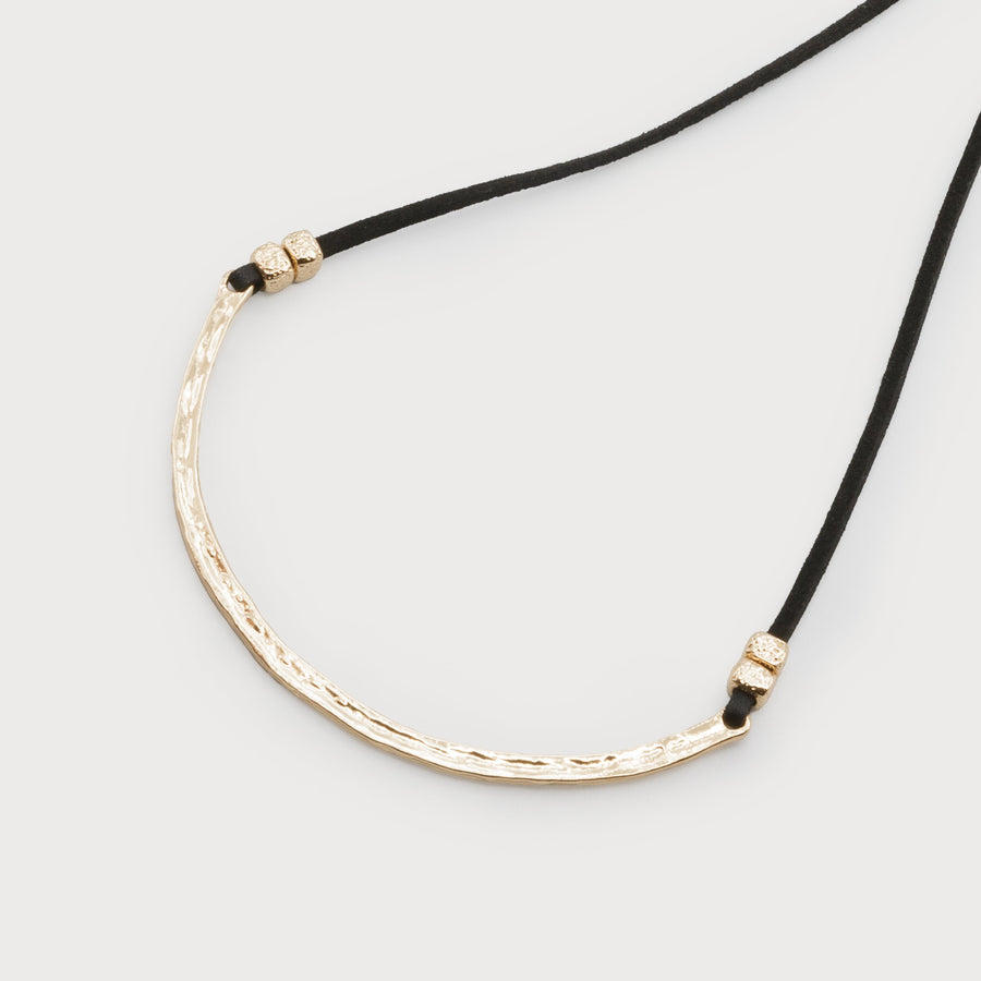 choker hammered metal piece on cord 1684-GLD