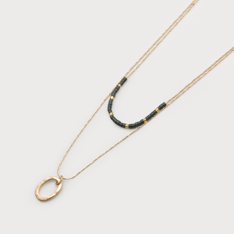 2 layers necklace with glass beads and delicate pendant 1685-GRN-G
