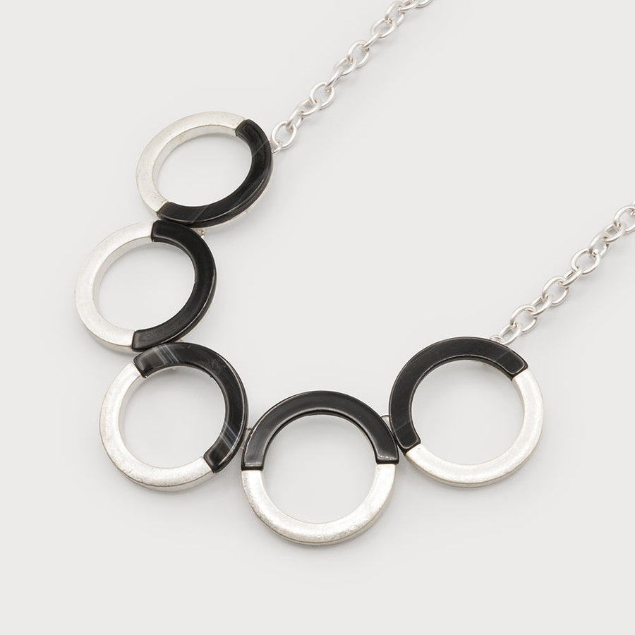 Multi ring necklace with resin and metal 1688-SLV