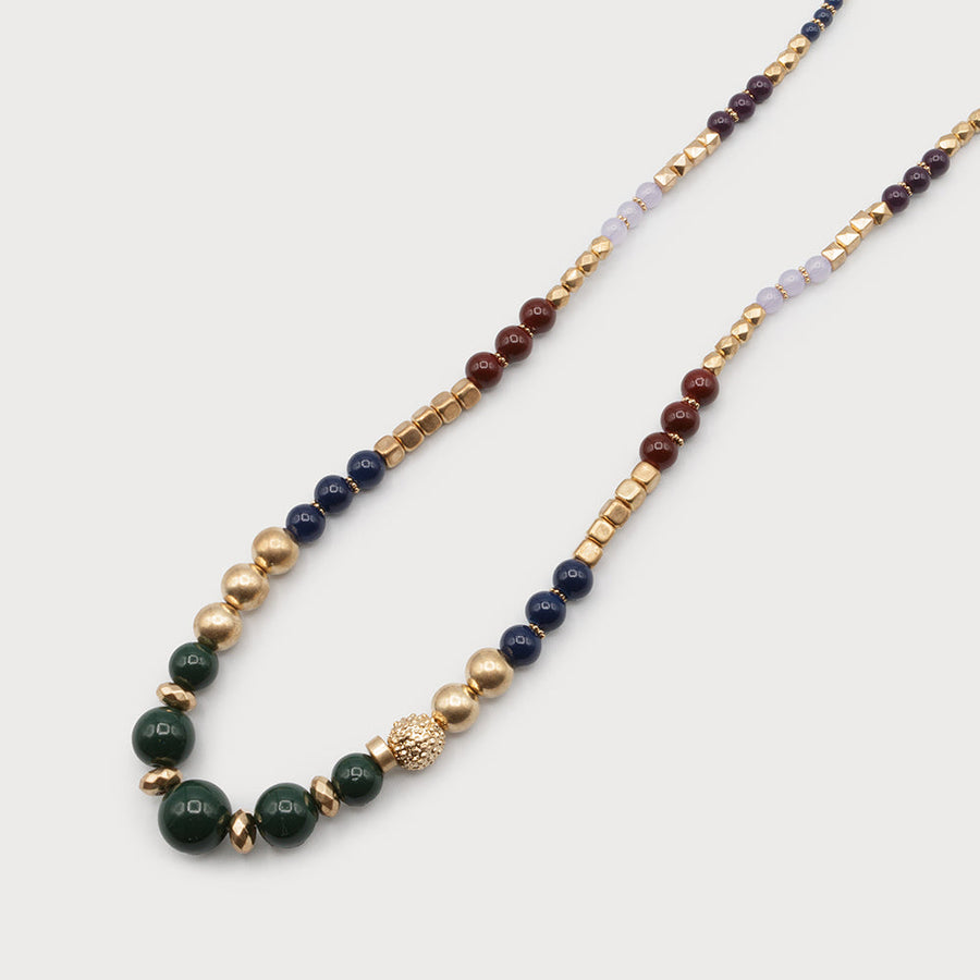 Long necklace with glass beads and metal pieces 1689-GLD