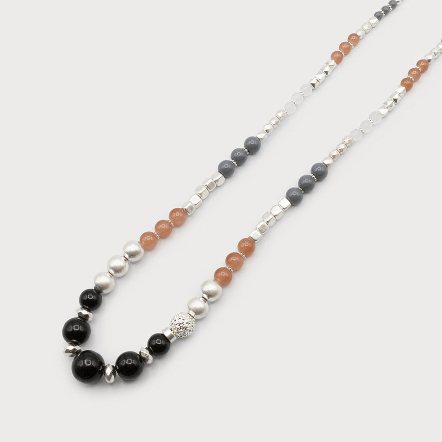 Long necklace with glass beads and metal pieces 1689-SLV