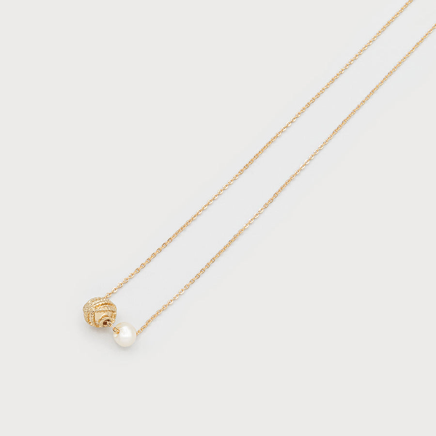Dazzling pearl and metal bead on chain 1739-GLD