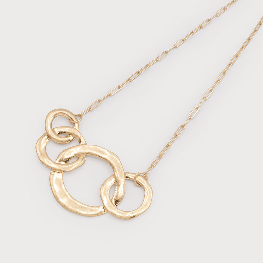 Intertwined wavy rings on chain 1749-GLD
