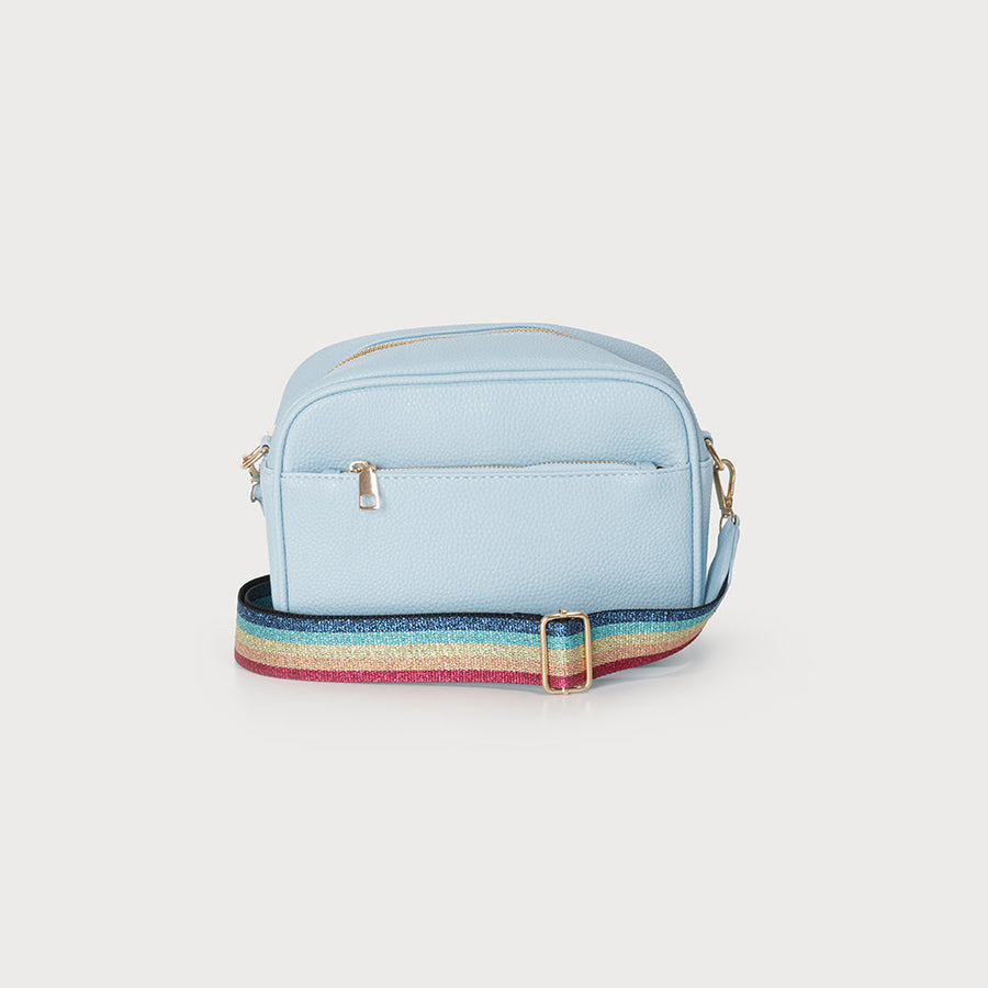 Small camera bag with 2 removable and adjustable straps with 2 zipper closure. Removable tassel 7151-POW