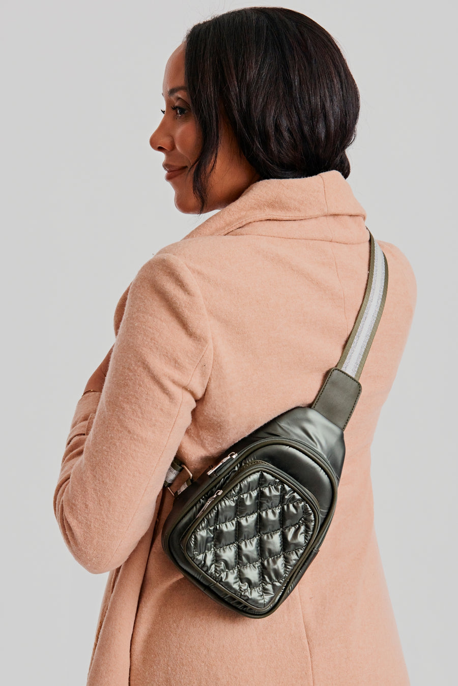 Quilted slingbag with shiny and adjustable guitar strap 7166-ARM