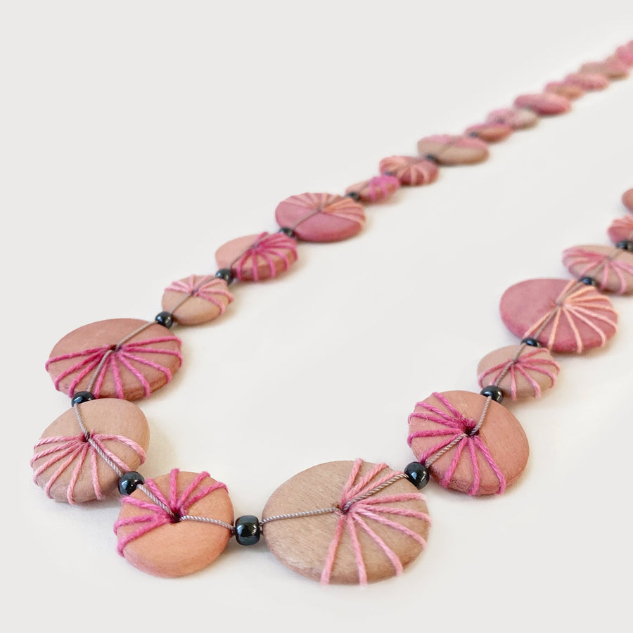SEMI-LONG NECKLACE WITH PAINTED WOODEN DOTS 1403-PNK