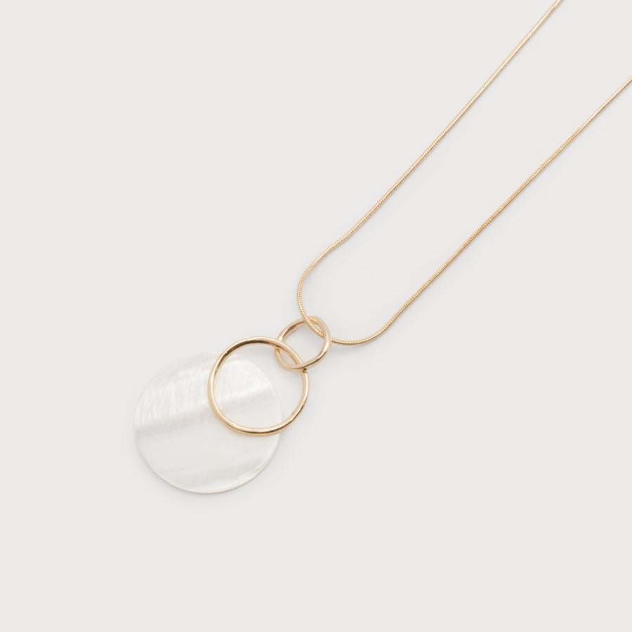 SHELL PENDANT AND RINGS ON LONG CHAIN 1663-GLD