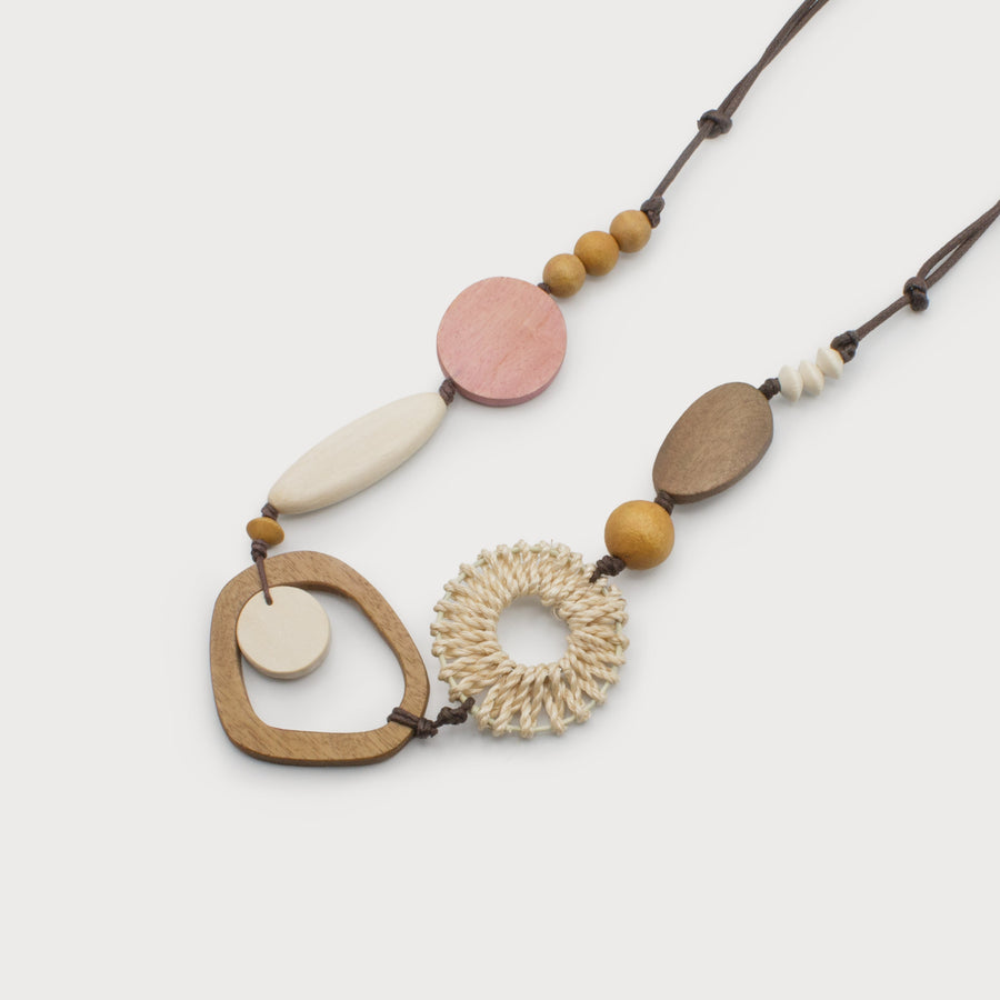 ADJUSTABLE NECKLACE WITH WOODEN PIECES 1670-NAT