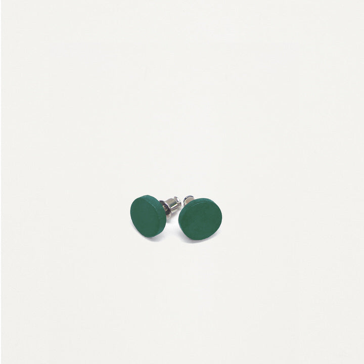 BOUCLES D'OREILLES PETITS BOUTONS DE BOIS SUR TIGES  - VERT | SMALL WOOD BUTTON EARRINGS  - GREEN