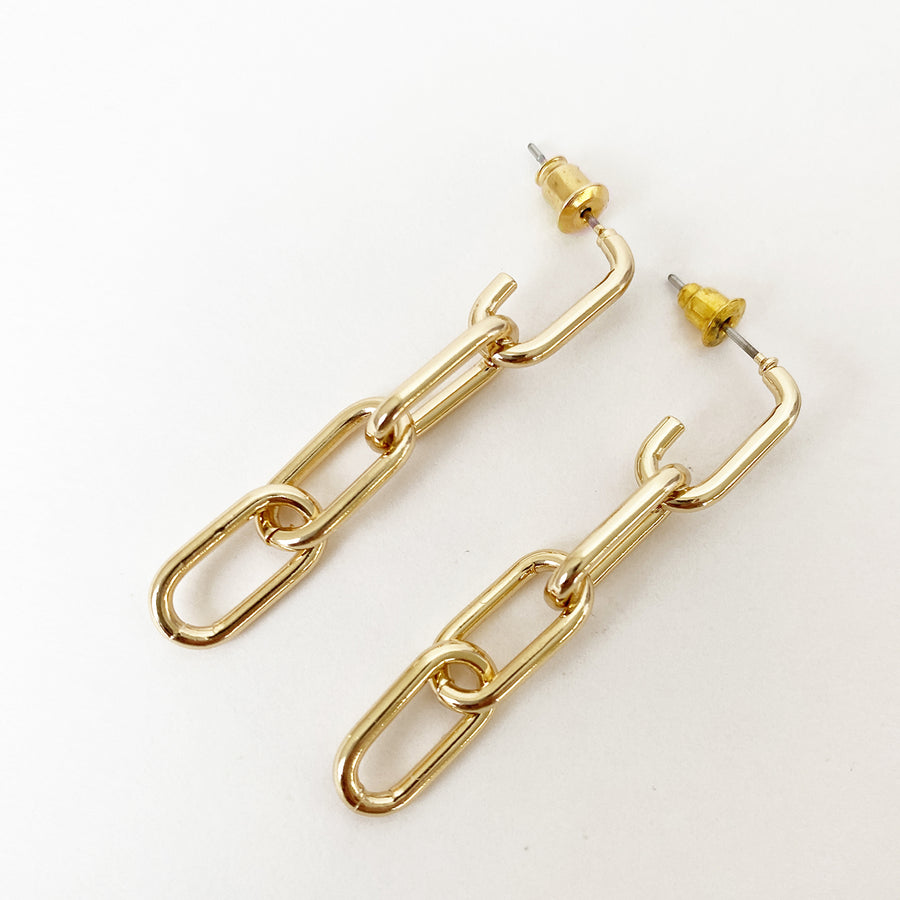 BOUCLES D'OREILLES À MAILLONS SUR TIGES - OR | LINKS EARRINGS ON POSTS - GOLD