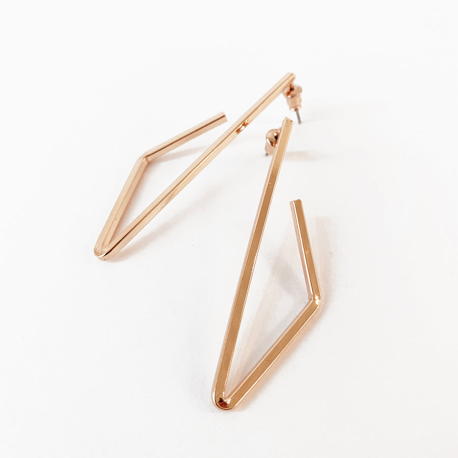 BOUCLES D'OREILLES GEOMÉTRIQUES SUR POSTS - ARGENT | GEOMETRICAL EARRINGS ON POSTS - ROSE GOLD