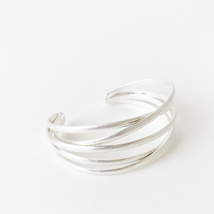 BRACELET MANCHETTE AU FINI USÉ - ARGENT | LARGE CUFF BRACELET IN WORN FINISH - SILVER