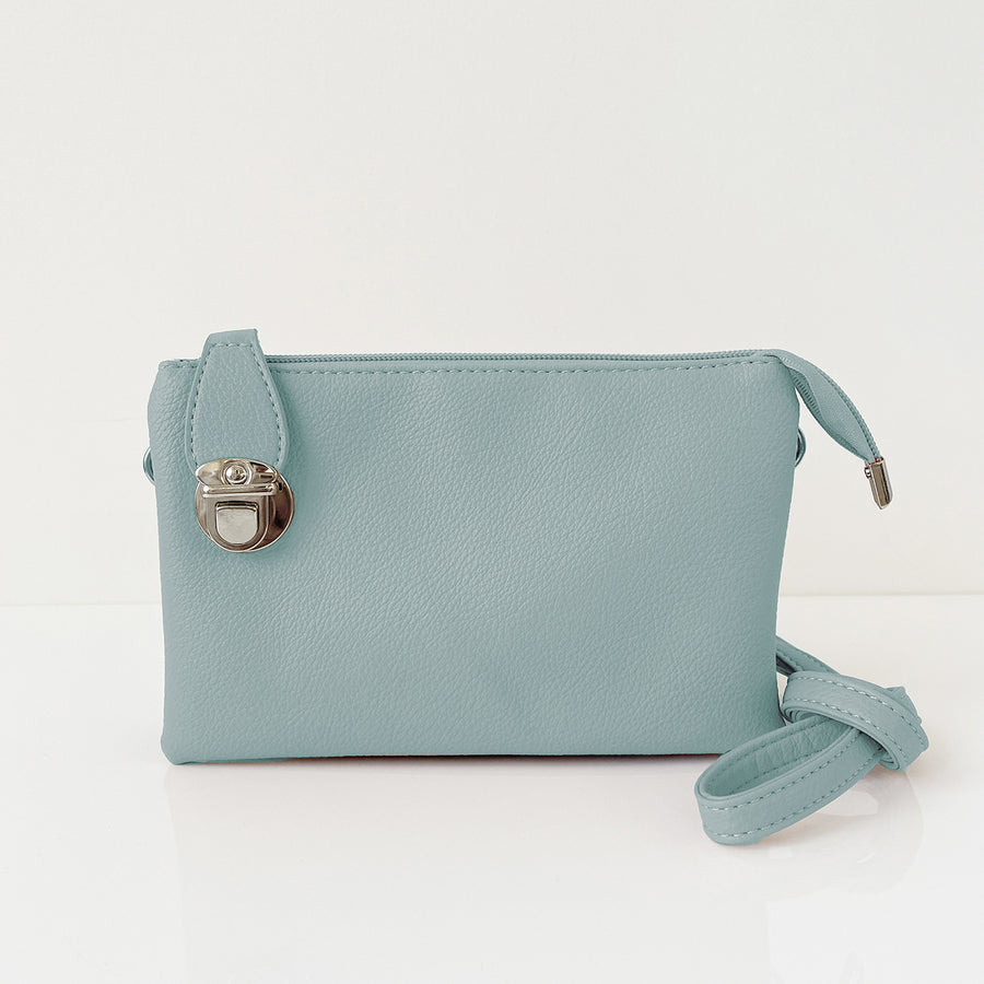 SAC SOUPLE MULTI POCHETTES ET GANSE AJUST ET DRAGONNE AMOVIBLE-IMITATION CUIR - BLEU PÂLE | XBODY BAG W/MULTI POCKETS & REMOVABLE ADJ. STRAP & WRISTLET-IMITATION LEATHER - LIGHT BLUE