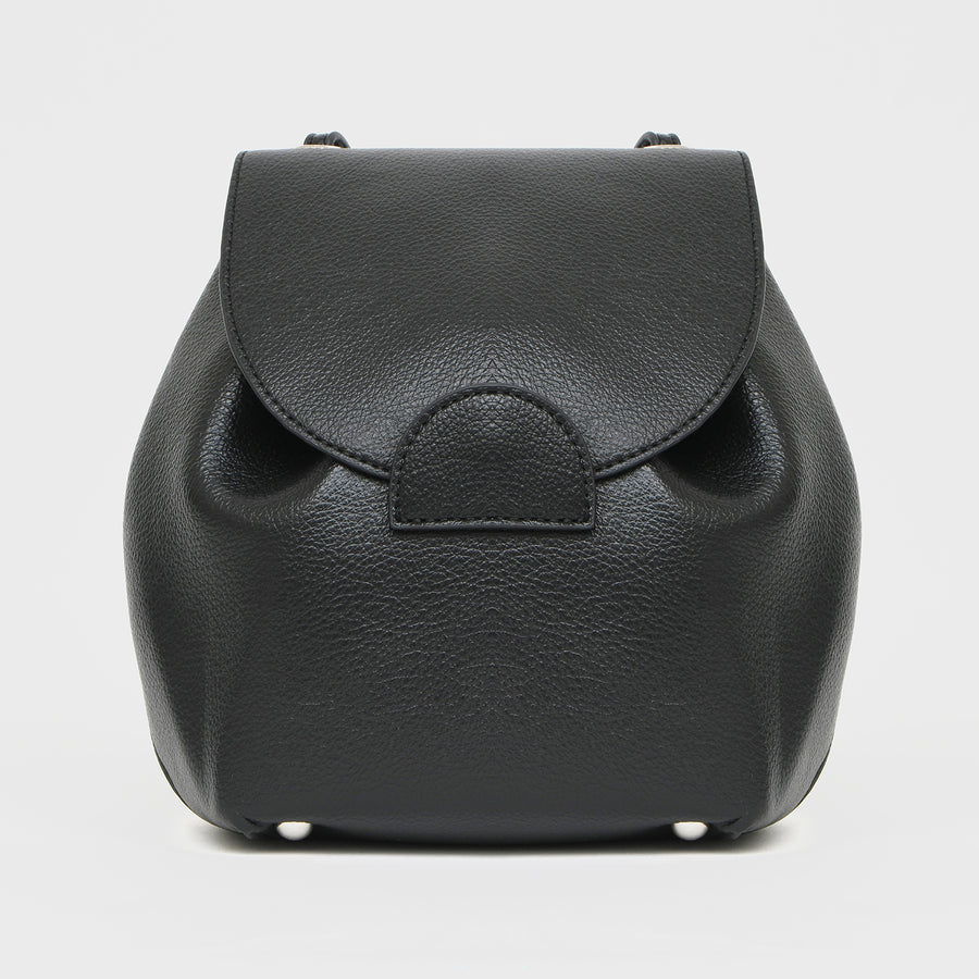 PETIT SAC À MAIN/SAC À DOS AVEC FERMETURE À RABAS ET BOUTON AIMANTÉ ET GANSES AJUSTABLES - IMITATION CUIR - NOIR | SMALL SHOULDER BAG/BACKPACK WITH ADJ. STRAP AND MAGNET BUTTON CLOSURE- IMITATION LEATHER - BLACK